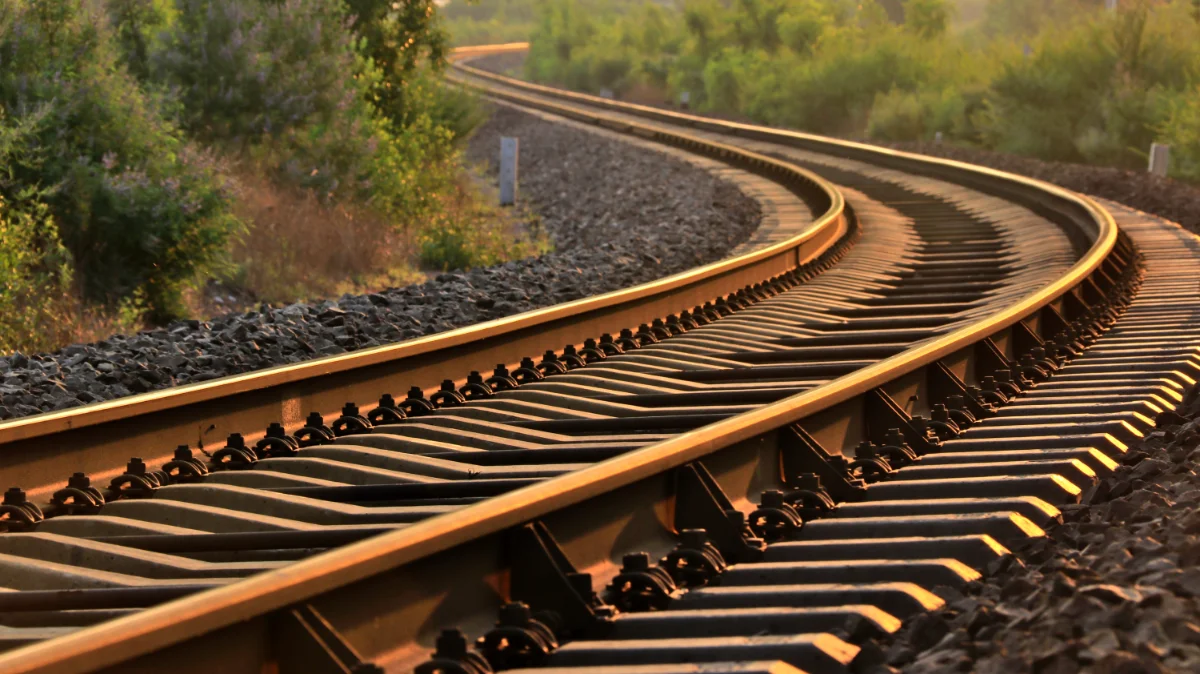 Rieles, rieles de tren, riel de ferrocarril, rieles ferroviarios, carril ferroviario